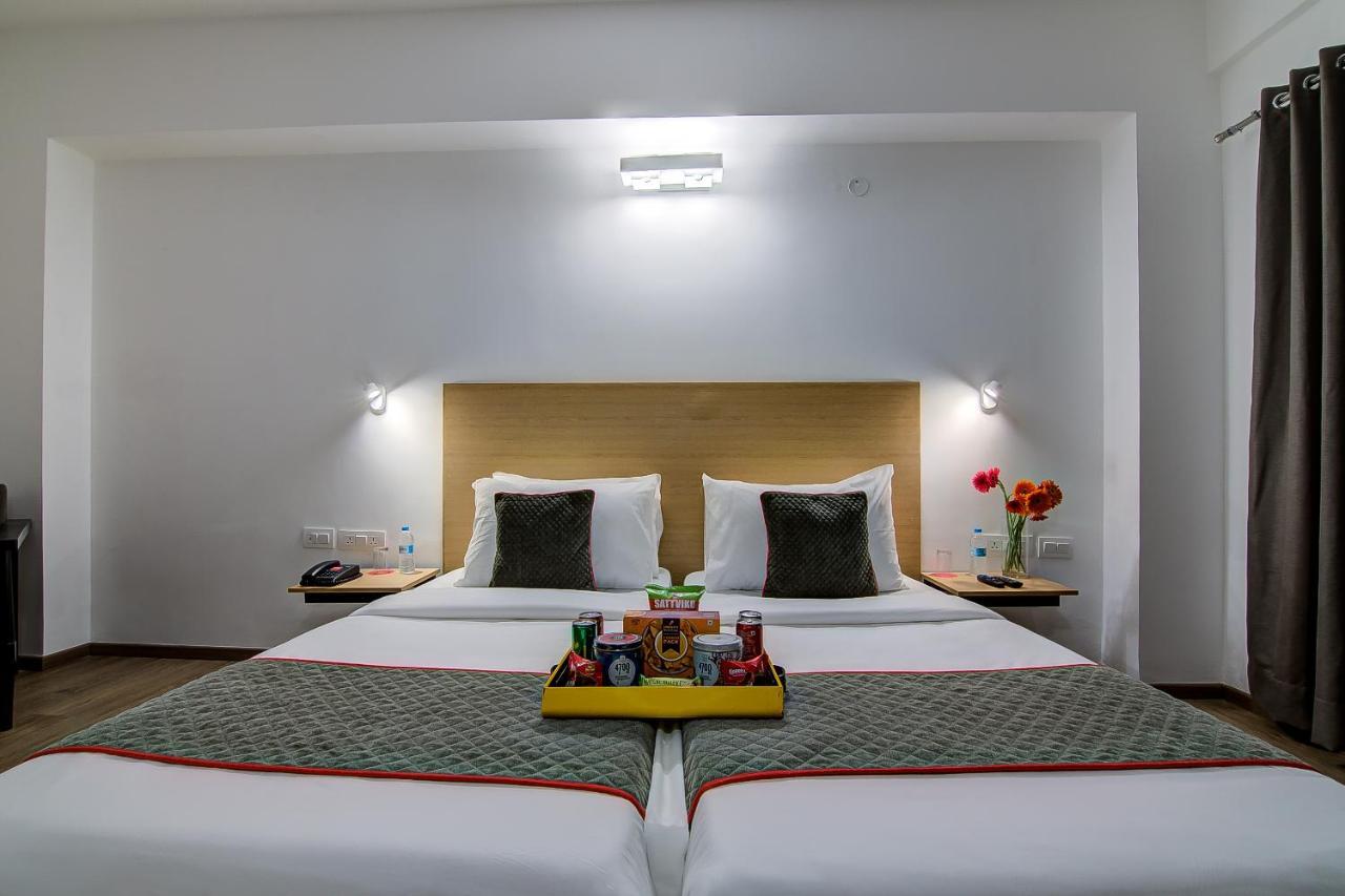 Oyo Townhouse 42 Urvashi Theatre Hotel Chennai Exterior photo