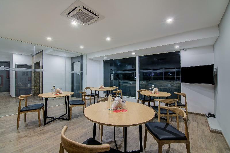 Oyo Townhouse 42 Urvashi Theatre Hotel Chennai Exterior photo