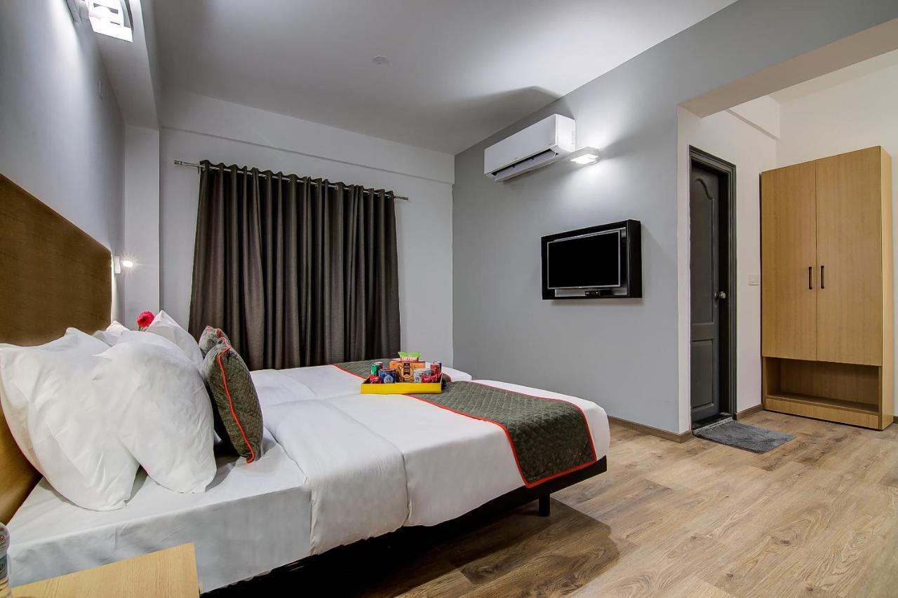 Oyo Townhouse 42 Urvashi Theatre Hotel Chennai Exterior photo